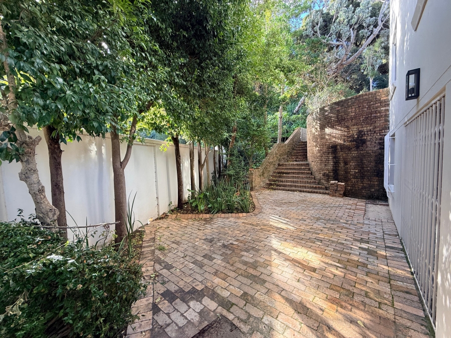 1 Bedroom Property for Sale in Bishopscourt Western Cape